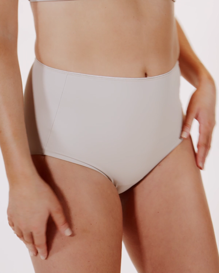 Leonisa Basics High-waisted classic style shaper panty for Women
